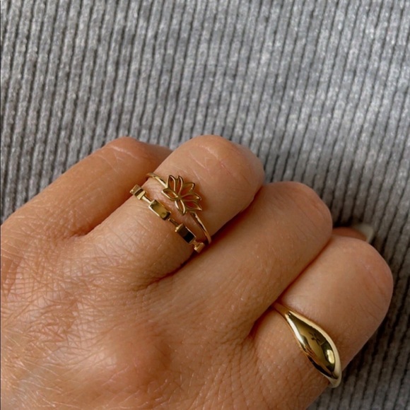 14k Gold Vermeil Ring Dainty Geometric Band - Picture 3 of 10